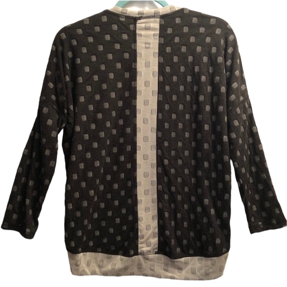 NWOT Cotton Innovation Gray Top - Picture 3 of 4